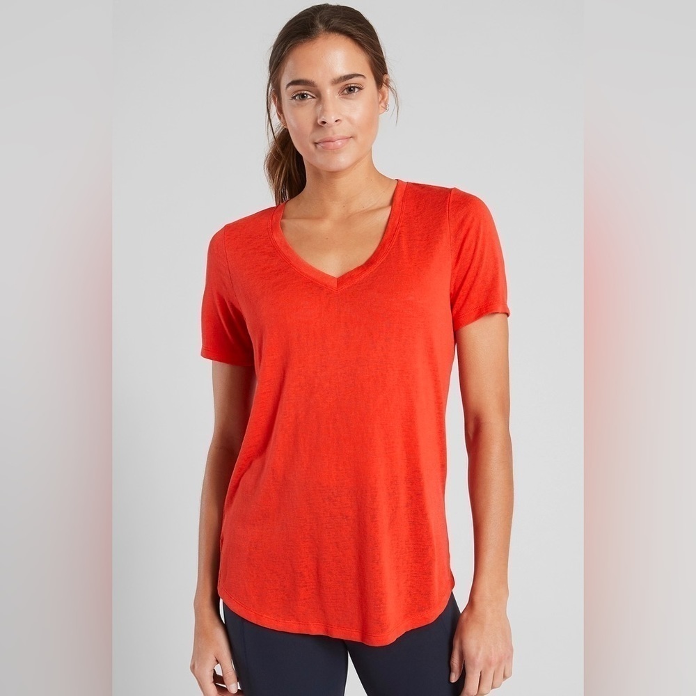 Athleta Breezy Scoop V Tee in Torch Orange M Petite